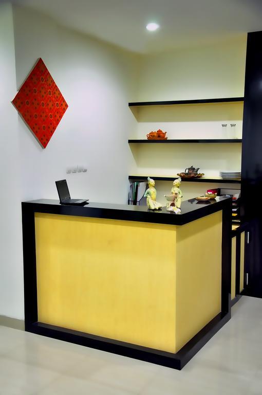 Metro House Hotel Surabaya Ngoại thất bức ảnh